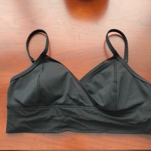 Size 8 black lulu sports bra